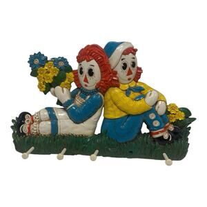 VINTAGE RAGGEDY ANN & ANDY COAT RACK WALL PLAQUE Bobbs-Merrill Co. 977 *DEFECT*